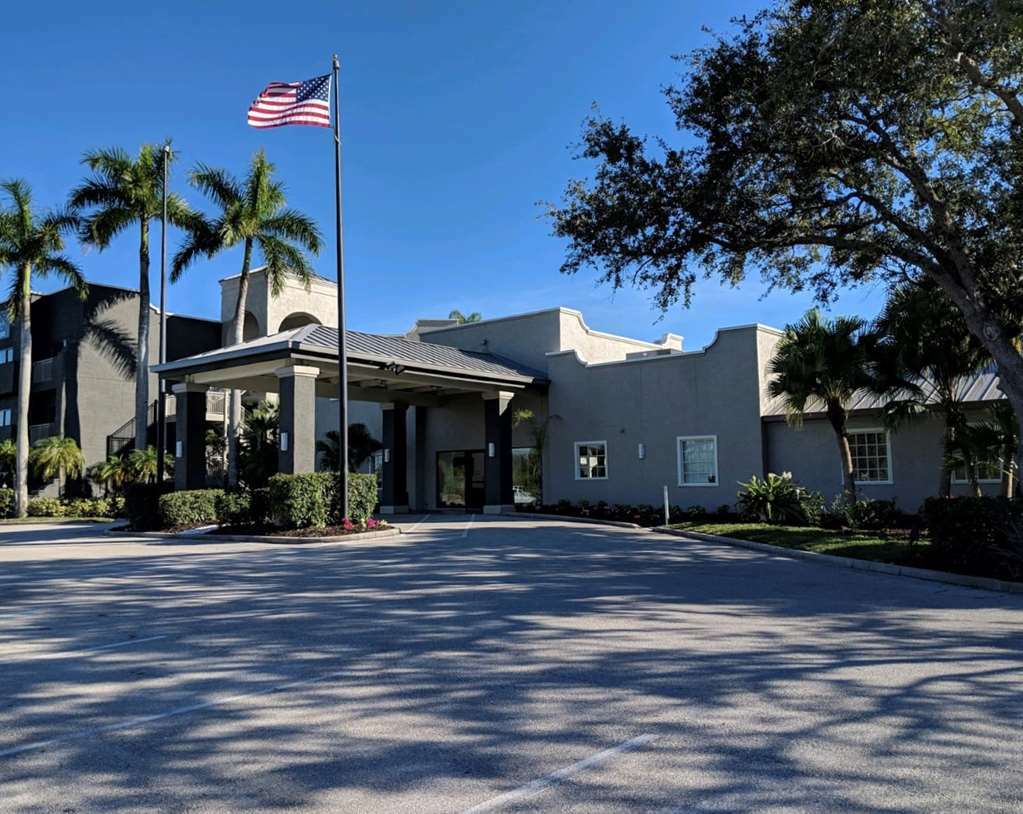 La Quinta By Wyndham Ft. Myers - Sanibel Gateway Otel Fort Myers Dış mekan fotoğraf